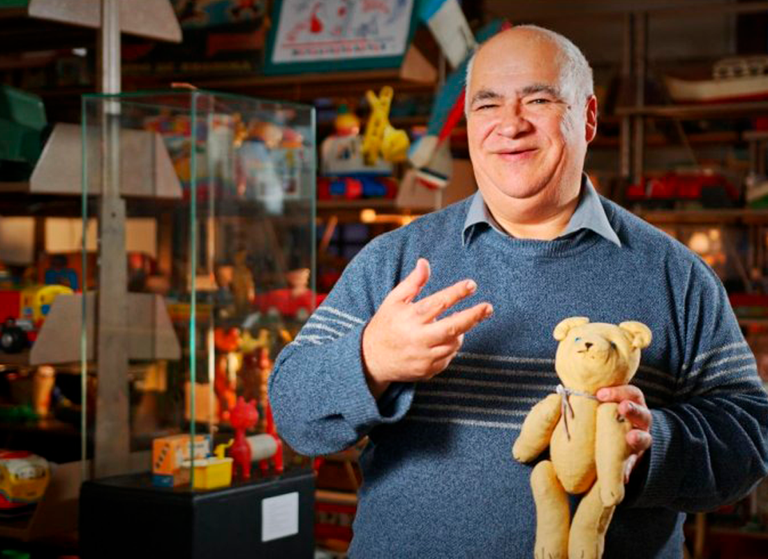 Juan Antonio Santis y sus juguetes