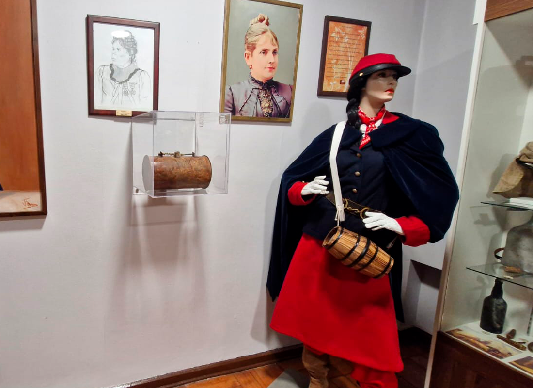 Traje de soldado de la Guerra del Pacífico.