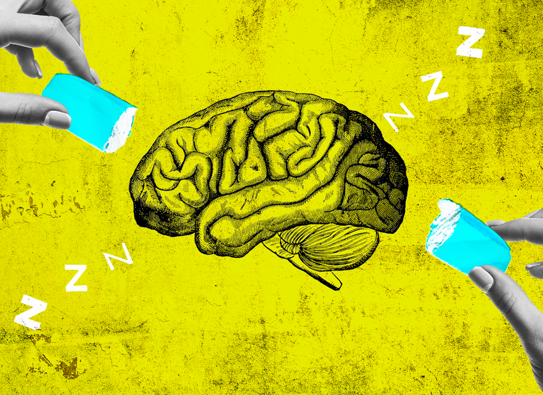 Cerebro sobre un fondo amarillo