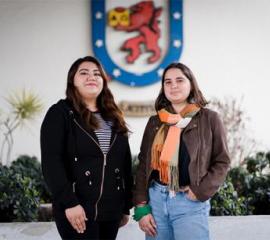 De izquierda a derecha: Denisse Catalán y Camila Bergaglio.