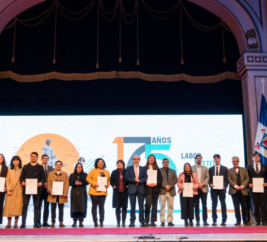 Entrega de premios a quienes han trabajado en la universidad