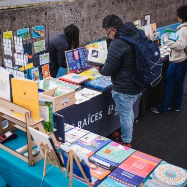 Stand con libros 