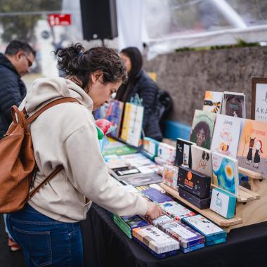 Stand con libros 