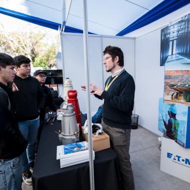 stand presente en la feria