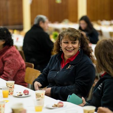 Trabajadoras y Trabajadores disfrutando del desayuno colectivo realizado en el Casino Central Usach