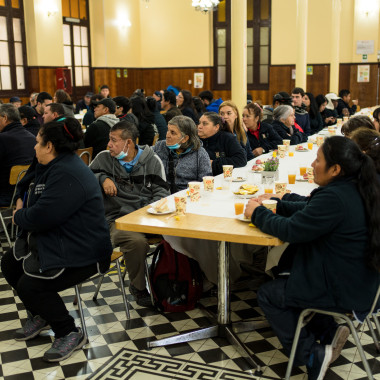 Trabajadoras y Trabajadores disfrutando del desayuno colectivo realizado en el Casino Central Usach