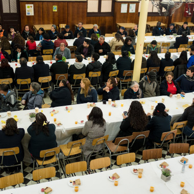 Trabajadoras y Trabajadores disfrutando del desayuno colectivo realizado en el Casino Central Usach