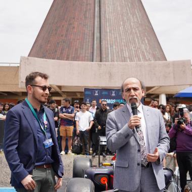 Rector Rodrigo Vidal Hablando 