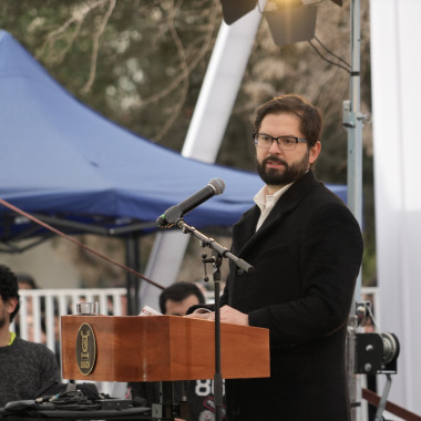 Presidente hablando al publico