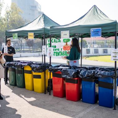 Punto de reciclaje dentro de planetario USACH