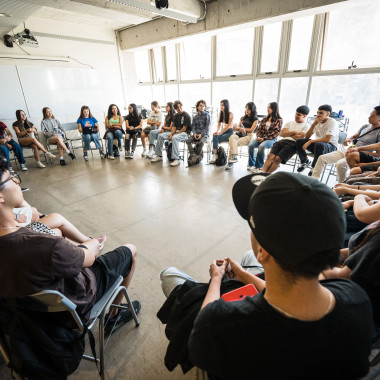 Estudiantes en una sala de clases