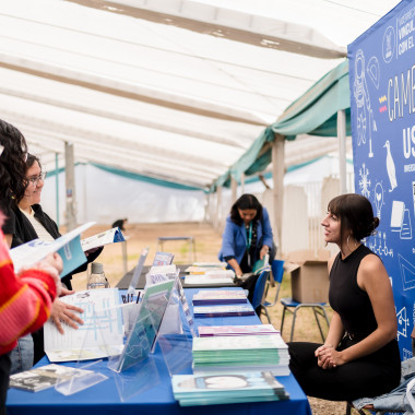 Stand de la revista Cambalache