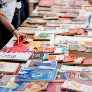 libros en el stand