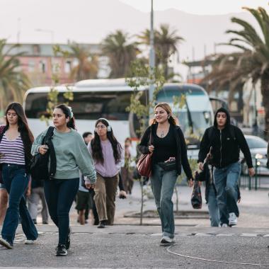 Ingreso de estudiantes por el frontis universitario