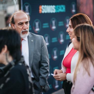 Rector Rodrigo Vidal en el ingreso de los estudiantes 