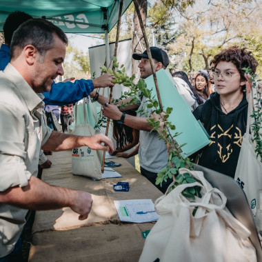 Entrega de kits de arboles nativos