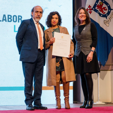 Entrega de premios a quienes han trabajado en la universidad