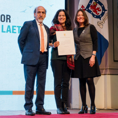 Entrega de premios a quienes han trabajado en la universidad