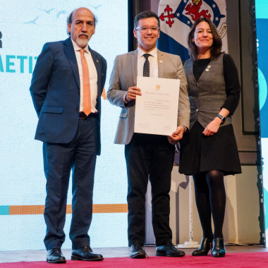 Entrega de premios a quienes han trabajado en la universidad