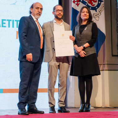 Entrega de premios a quienes han trabajado en la universidad