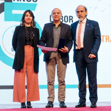 Entrega de premios a quienes han trabajado en la universidad