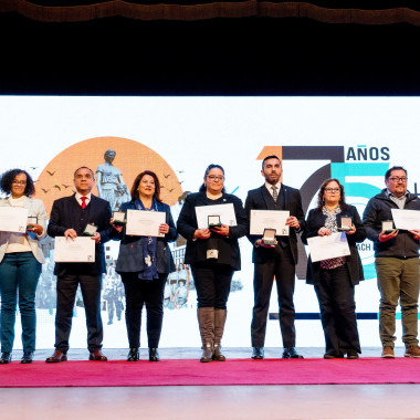 Entrega de premios a quienes han trabajado en la universidad