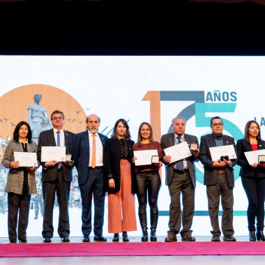 Entrega de premios a quienes han trabajado en la universidad