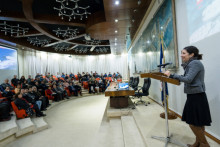 La ministra de Ciencia, Tecnología, Conocimiento e Innovación, Aisén Etcheverry Escudero en el Salón de Honor.