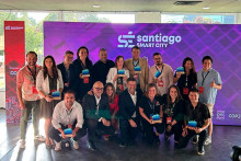 Equipo Smart City Usach posa luego de ganar concurso