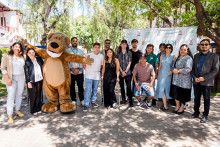 Equipo VRAE y Usachín en patios de la Escuela de Artes y Oficios