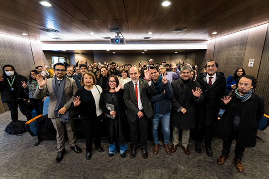 El grupo que llegó a escuchar la cuenta pública de la Facultad de Humanidades.