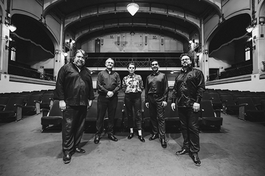 Integrantes de la agrupacion musical Syntagma en el Teatro Aula Magna Usach