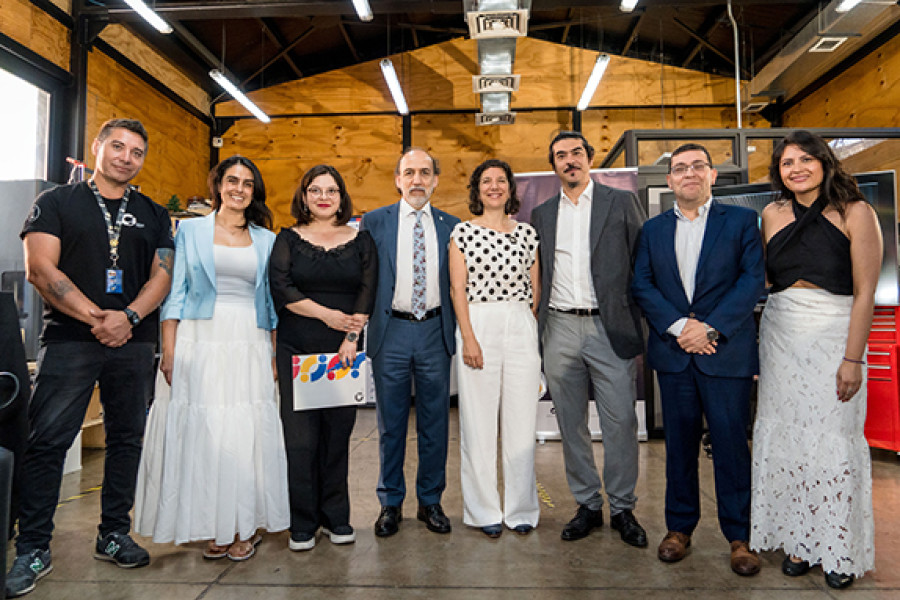 Ministra Aisén Etcheverry y Rector Rodrigo Vidal junto a autoridades ministeriales y de la Usach 