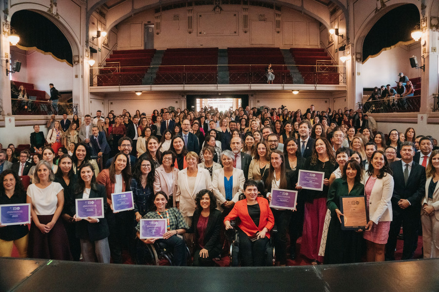 Presidenta Bachelet, ministras Jara, Williams, López y Orellana, en el Teatro Aula Magna  junto a autoridades y comunidad Usach