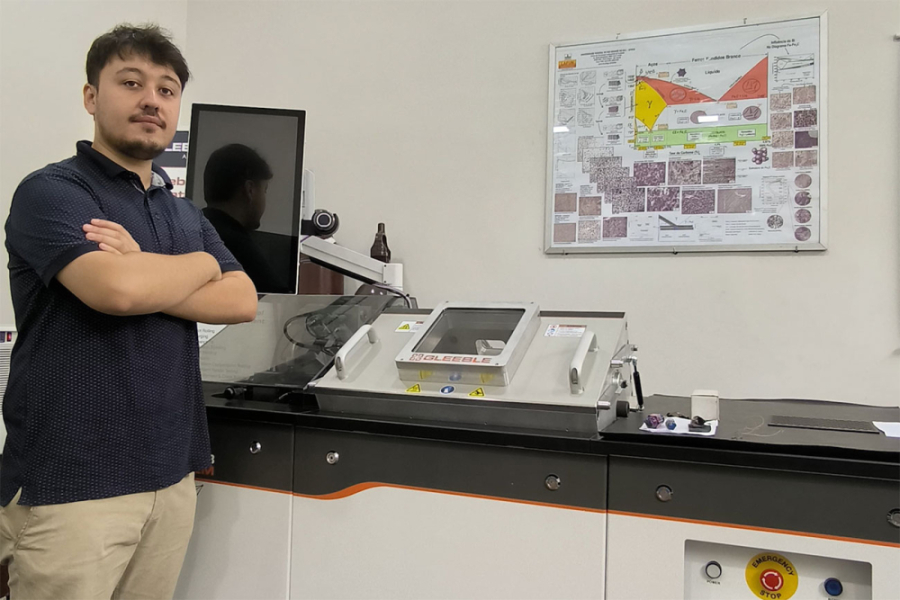 Luciano Figueroa Maturana , Magíster en Ciencias de la Ingeniería, mención Metalurgia Extractiva y Ciencia e Ingeniería de los Materiales