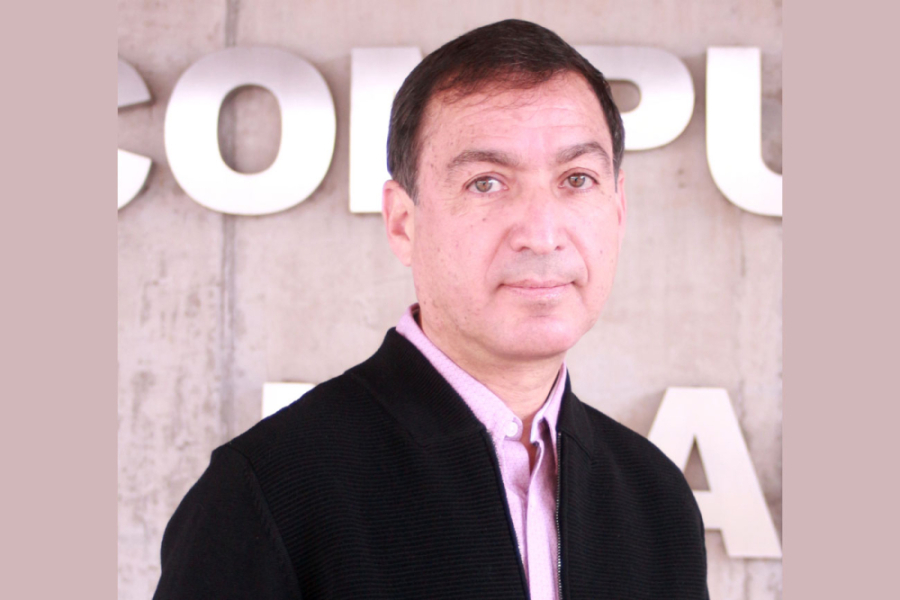 Dr. Carlos Lizama, del Departamento de Matemática y Ciencia de la Computación