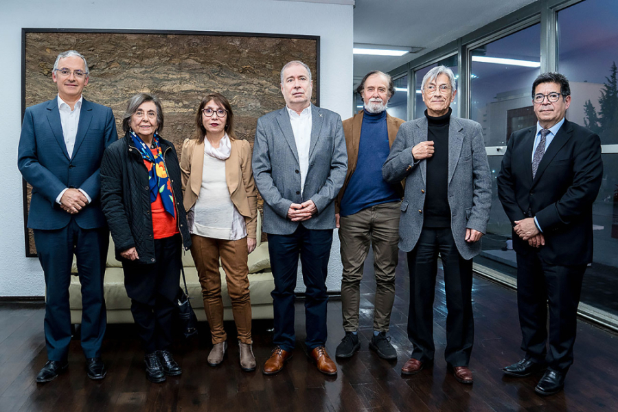 En la fotografía aparecen el Vicerrector de Postgrado, Dr. Humberto Prado Castillo junto a las autoridades que conforman este nuevo Consejo Asesor Externo. 