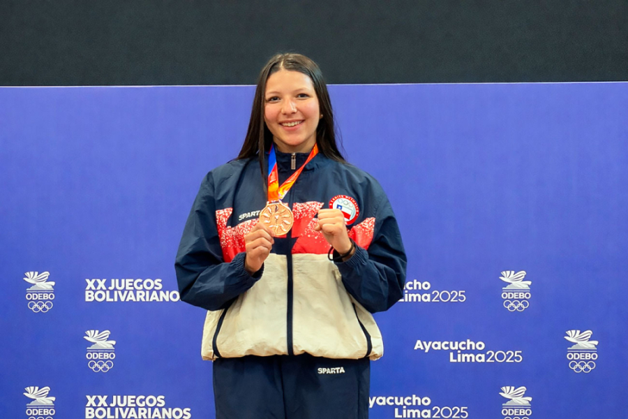 En la fotografía aparece la estudiante de nuestra Universidad, Llanka Valdivia Soto