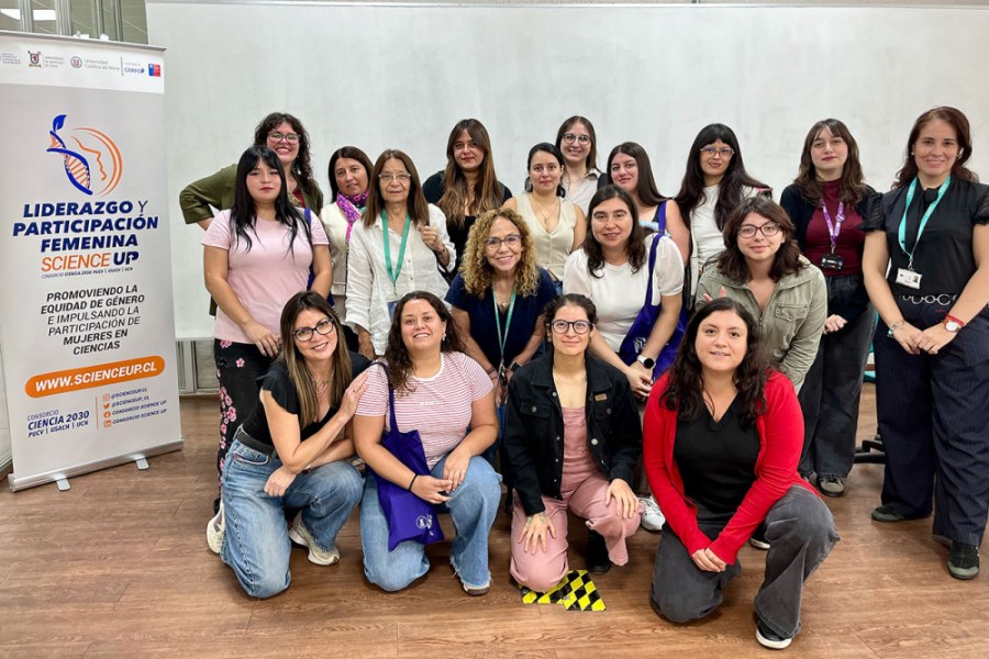 En la imagen aparecen las estudiantes que participaron del evento. 