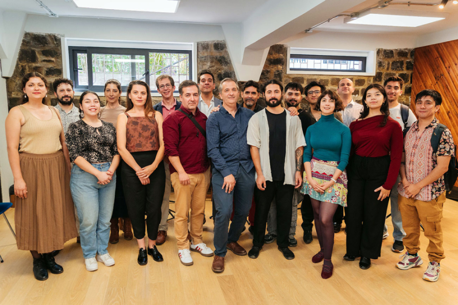 En la fotografía aparece la comunidad Academia de Música Antigua en la nueva Sala Syntagma