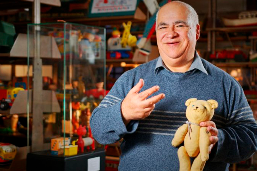 Juan Antonio Santis y sus juguetes