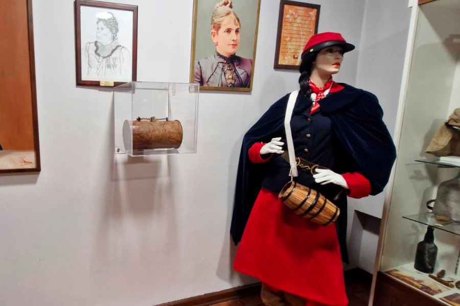 Traje de soldado de la Guerra del Pacífico.